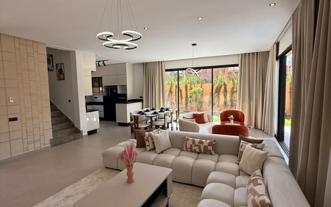 Villa meublée moderne jumelée R+1 avec piscine 216M2 à route de Tahanaout (Marrakech)