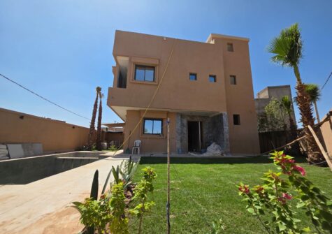 Villa moderne meublée avec piscine 3 chambres à route Amizmiz (Marrakech)