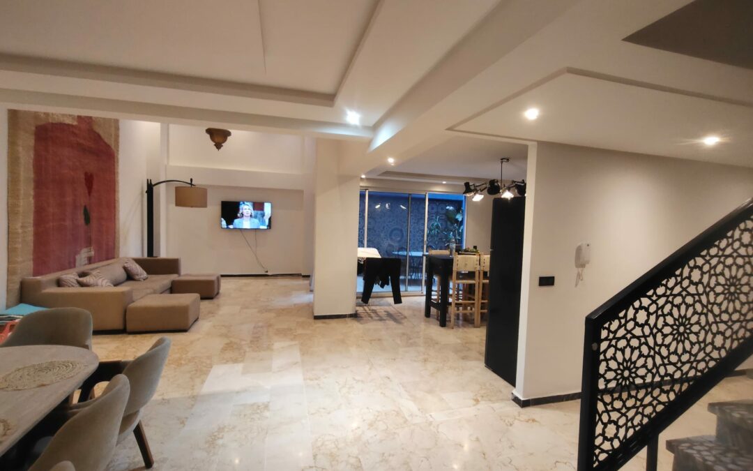 *Duplex rénové 3 chambres avec belle terrasse à l&rsquo;Hivernage à coté de la gare (Marrakech)