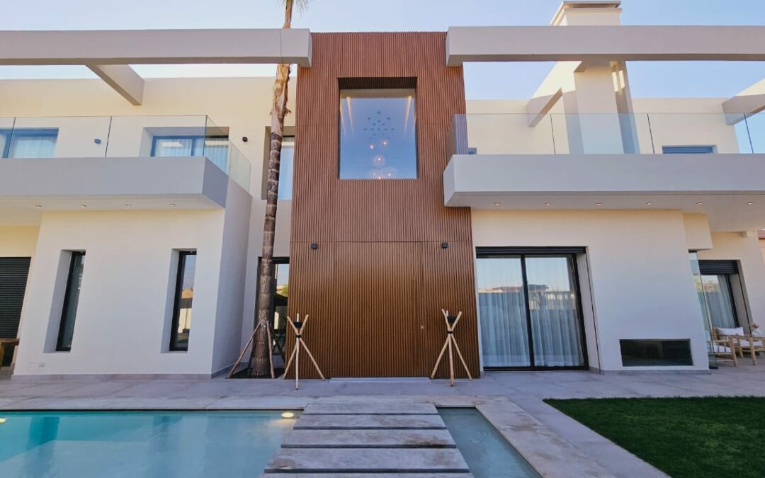 Villa de luxe meublée 5 suites dans résidence sécurisée à Route d&rsquo;Ourika km9 (VNA dispo)
