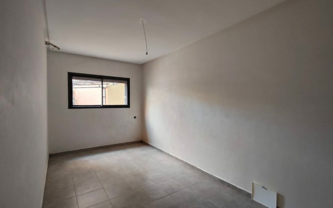 Appartement vide 2 chambres dans résidence sécurisée avec piscine à Targa