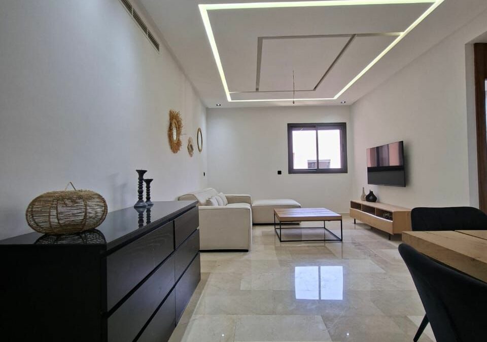 Appartement meublé 3 chambres en résidence sécurisée avec piscine à Ain Mezzouar