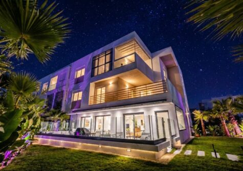 *Appartement neuf meublé très haut standing 2 chambres avec piscine en résidence sécurisée proche de la plage à Taghazout