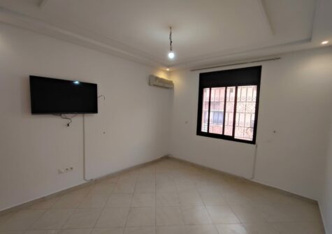 Appartement vide 2 chambres à Mhamid Roumiyya
