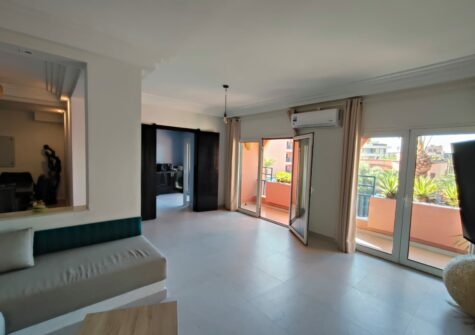 Appartement meublé 2 chambres en résidence sécurisée en face du Cappuccino à l&rsquo;Hivernage