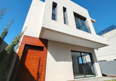 *Villa 5 chambres avec piscine privée et jardin à route d&rsquo;Amizmiz