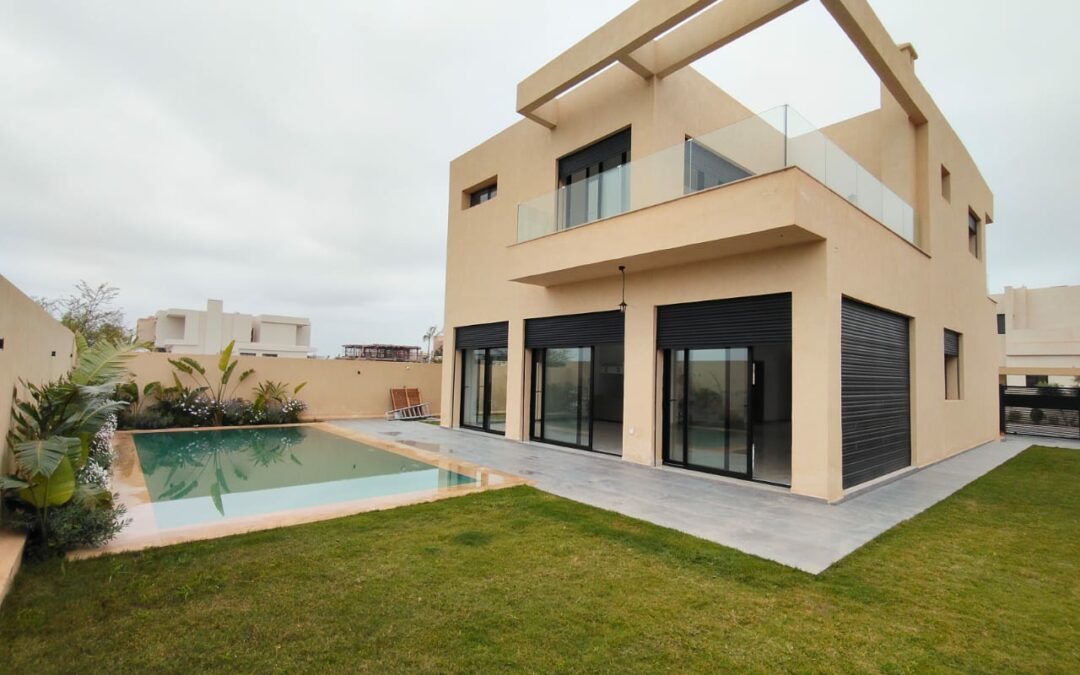 *Villa 4 chambres avec piscine privée en résidence sécurisée à route d&rsquo;Ourika km10