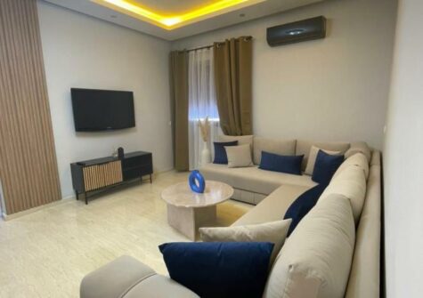 Appartement meublé 2 chambres en résidence sécurisée avec piscine et jardin à route de Targa (5min de Carrefour)