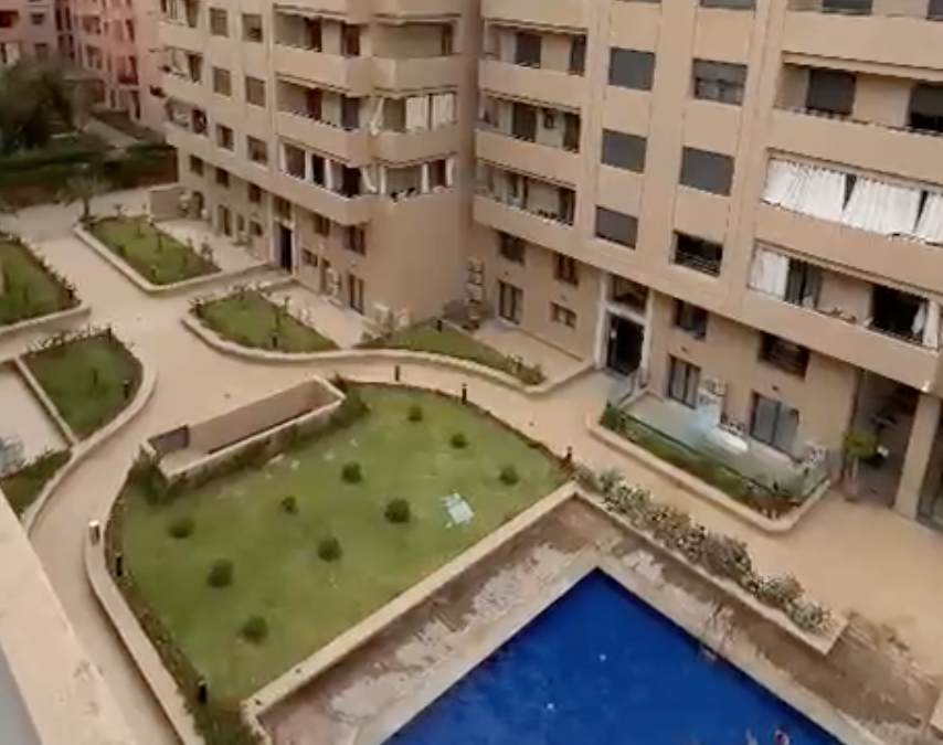 *Appartement meublé 2 chambres avec terrasse en résidence sécurisée avec piscine à Daoudiate