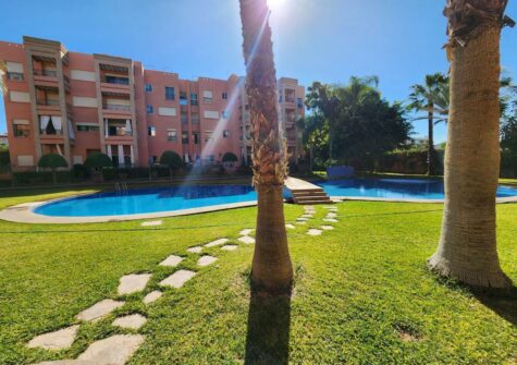 Appartement meublé 2 chambres en résidence sécurisée avec piscine et jardin à Route de Casa