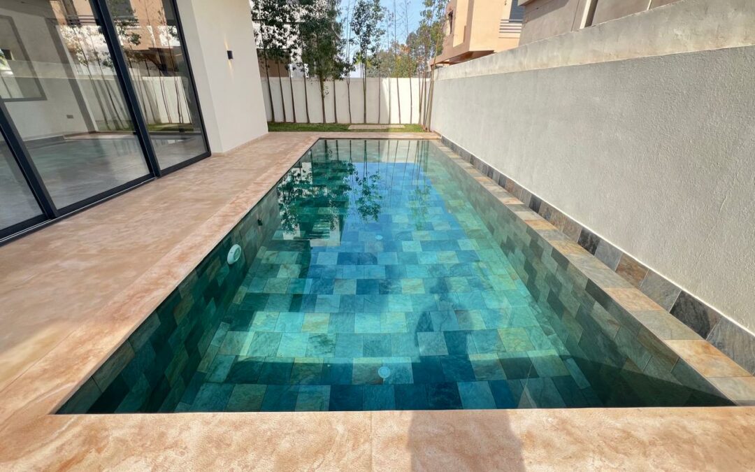 Villa 500m2 4 suites avec terrasse en résidence haut standing à Cherifia