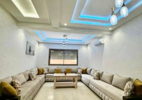 Duplex 3 chambres en résidence sécurisée avec piscine et jardin à route de Targa