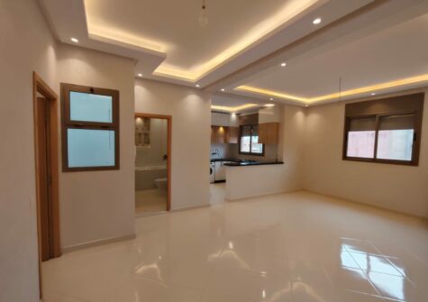 *Appartement vide 3 chambres en maison à Safsaf Targa