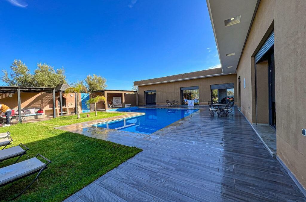 Villa 5 suites avec piscine et jardin à route d&rsquo;Agafay