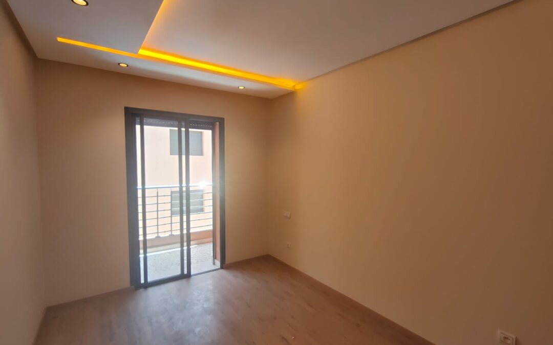 *Appartement moderne vide 2 chambres en immeuble sécurisé avec piscine à bld Moulay Abdallah (Proche Semlalia)