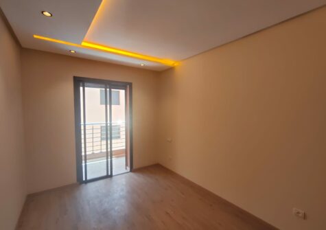 *Appartement moderne vide 2 chambres en immeuble sécurisé avec piscine à bld Moulay Abdallah (Proche Semlalia)