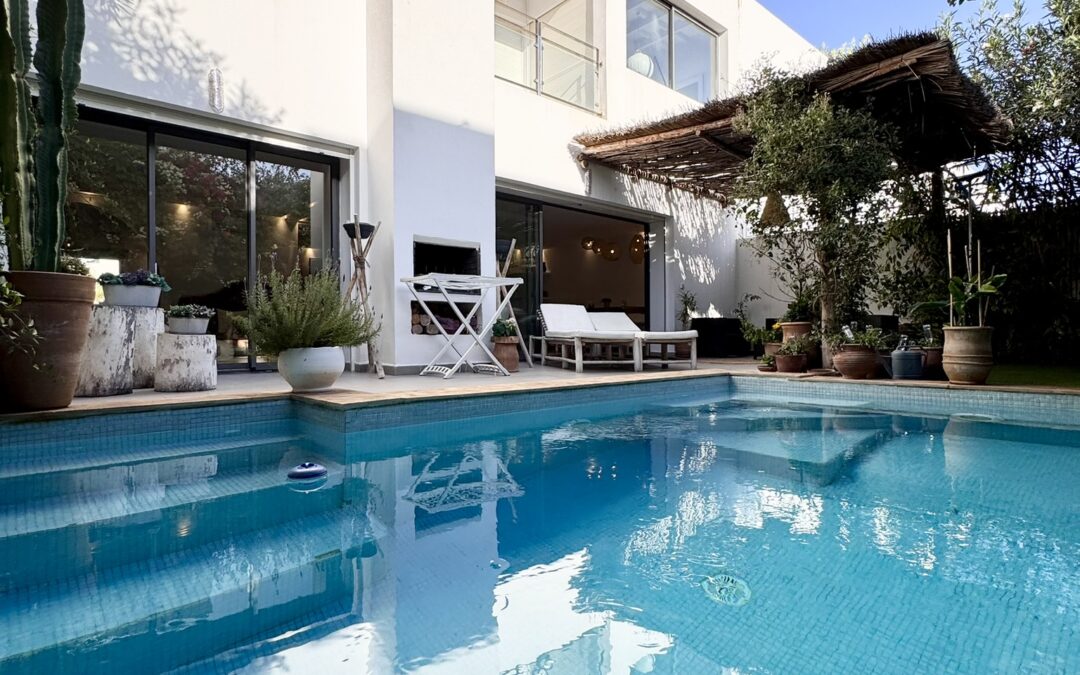 Villa de luxe 5 chambres avec piscine en bord de golf proche de la mer à Agadir