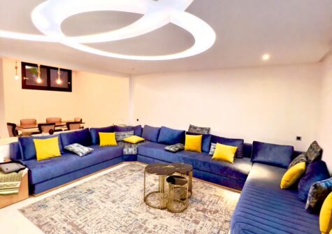 Etage de villa meublé 3 chambres en résidence sécurisée avec jardin privatif à Route de Casablanca