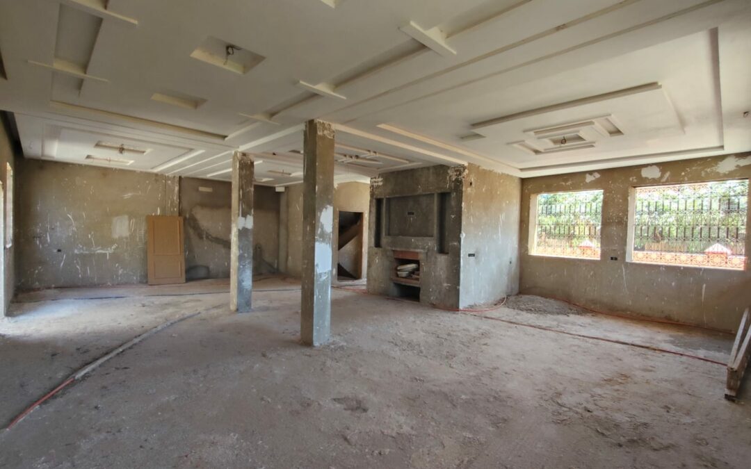 *Villa semi finie 6 chambres avec piscine privée à Targa