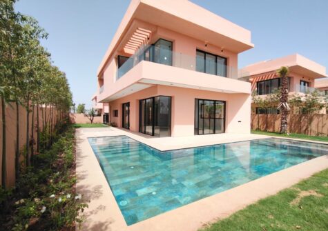 Villa haut standing R+1 moderne 4 suites en résidence sécurisée avec piscine privée avec jacuzzi à route d&rsquo;Amizmiz km 14