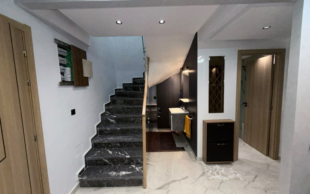 *Duplex meublé 3 chambres en immeuble avec piscine à Hivernage 2