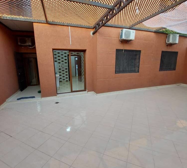 Appartement vide 2 chambres en résidence à route de Casa