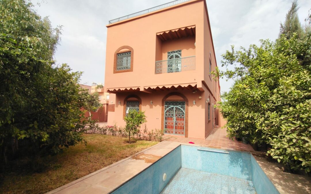*Villa vide 4 chambres avec piscine et puit à Targa