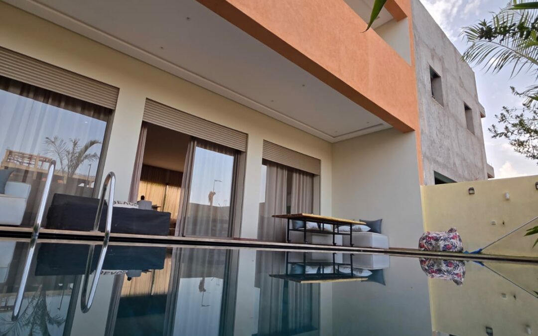 Villa en bande meublée 3 suites avec piscine à route de Tahanaout km7